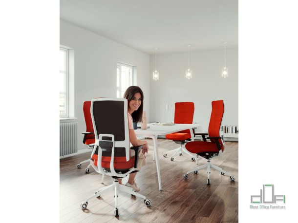 Scaun ergonomic managerial TNK FLEX #AboutOfficeFurniture